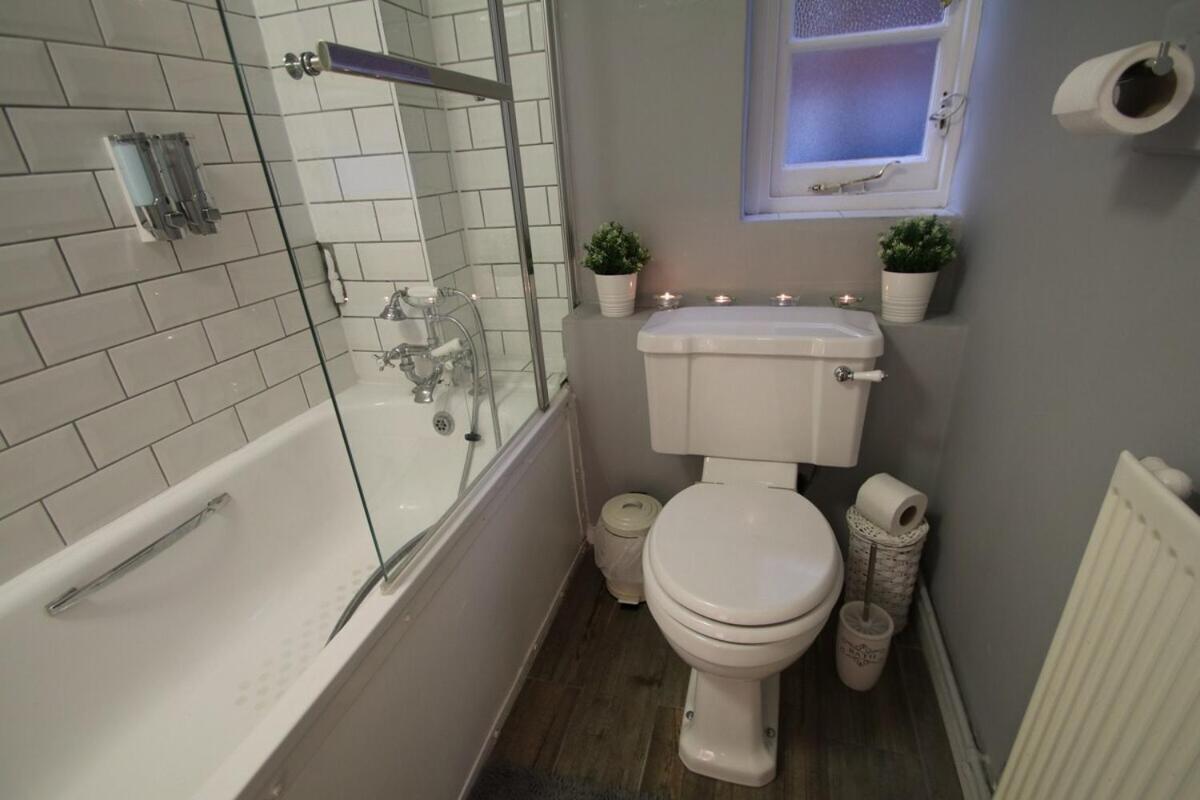 Molesey Apartments Лондон Екстериор снимка